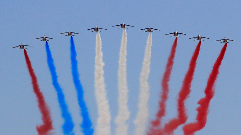 Пилотажная группа неправильно изобразила цвета флага Франции на Дне взятия Бастилии