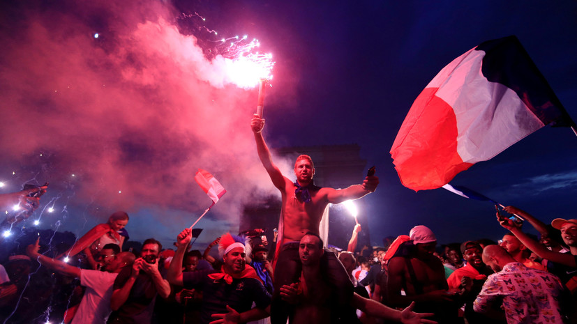Париж в огне: жители Франции отметили победу на ЧМ-2018