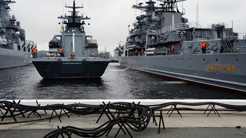 СМИ сообщили о репетиции воздушной части парада ко Дню ВМФ в Петербурге