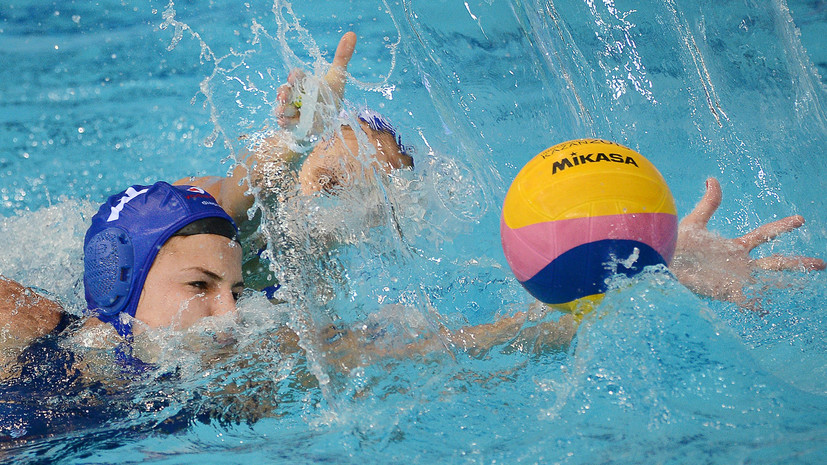 Женская сборная России по водному поло потерпела первое поражение на чемпионате Европы, уступив Венгрии