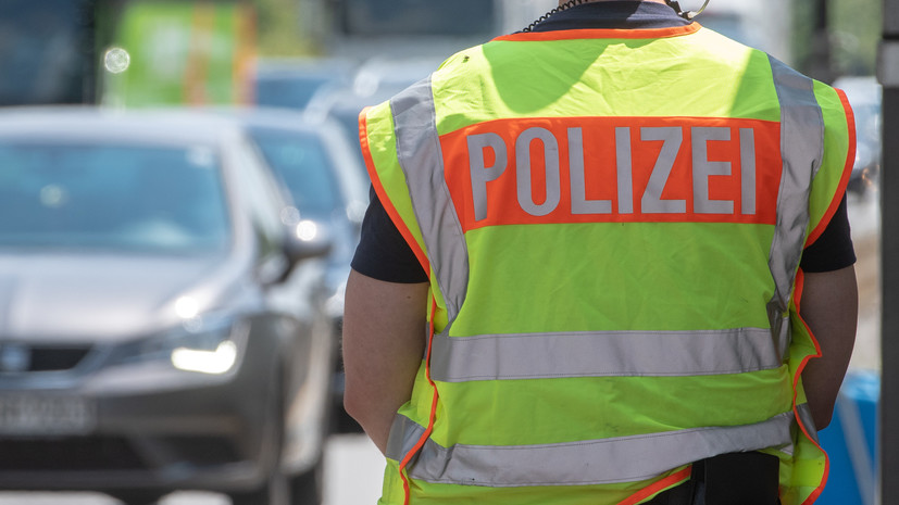 Полиция задержала напавшего с ножом на пассажиров автобуса в Германии