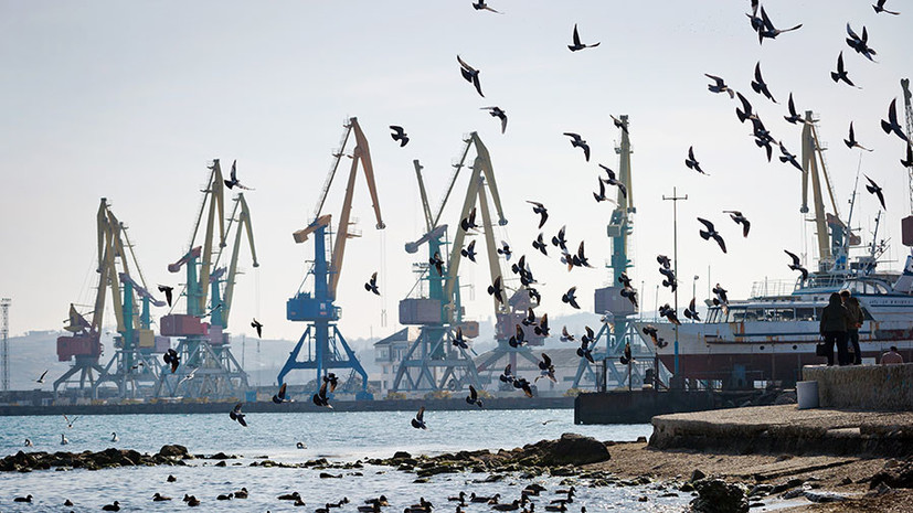 Против волны: есть ли у Киева шансы добиться международных санкций в отношении портов РФ в Чёрном море