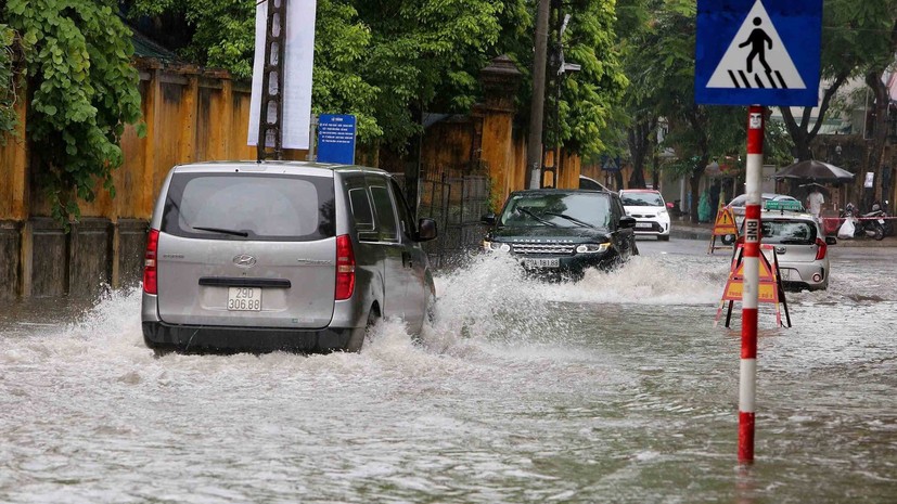 СМИ: Во Вьетнаме из-за наводнений погибли десять человек
