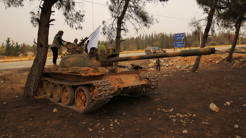 Центр по примирению сообщил, что в Сирии в результате переговоров боевики сдали три танка