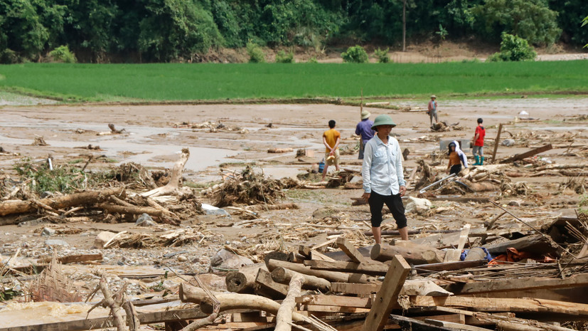 Число жертв наводнений во Вьетнаме возросло до 20