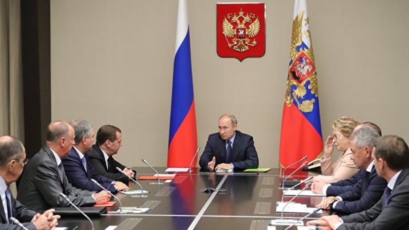 Путин обсудил с членами Совбеза России предстоящие контакты на саммите БРИКС
