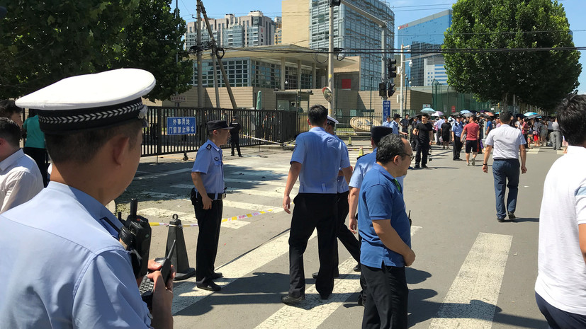 «Единичное происшествие»: что известно о взрыве у посольства США в Пекине