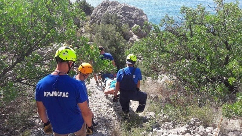 В Крыму спасли сорвавшихся со склона горы на квадроцикле туристов