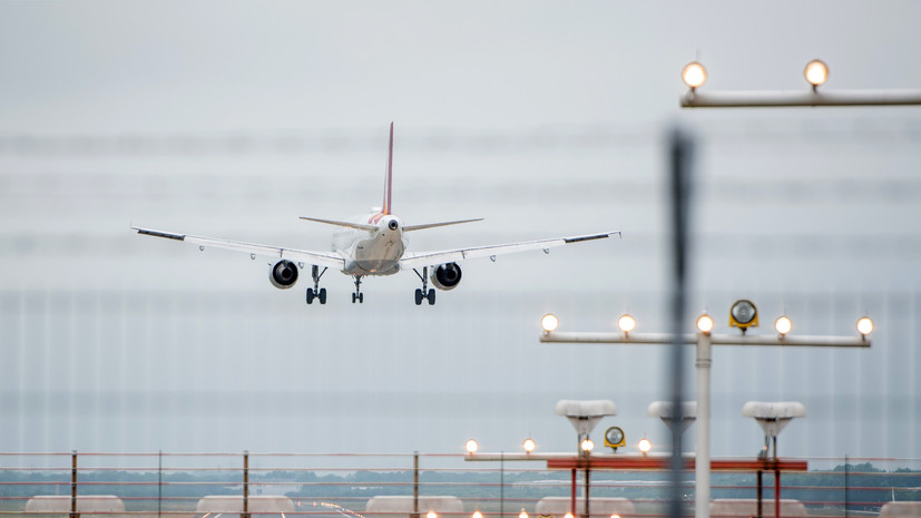 Летевший в Пекин самолёт вернулся в Париж из-за террористической угрозы