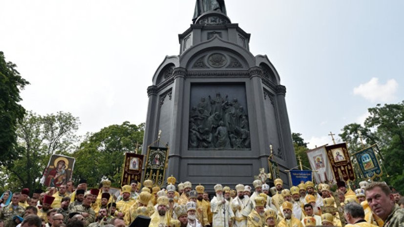 В Киеве начался крестный ход по случаю 1030-летия Крещения Руси