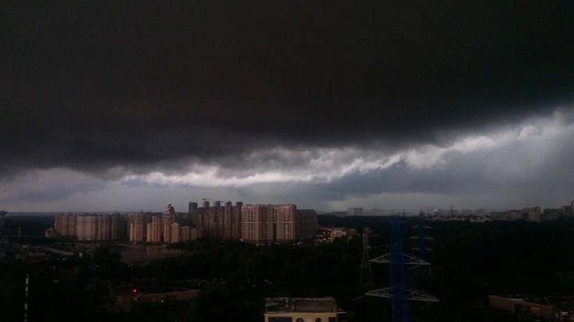 МЧС предупредило о сильном дожде и грозе в Московской области в ближайшие часы