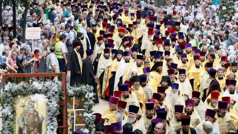 На крестный ход в Киеве собрались не менее 200 тысяч верующих