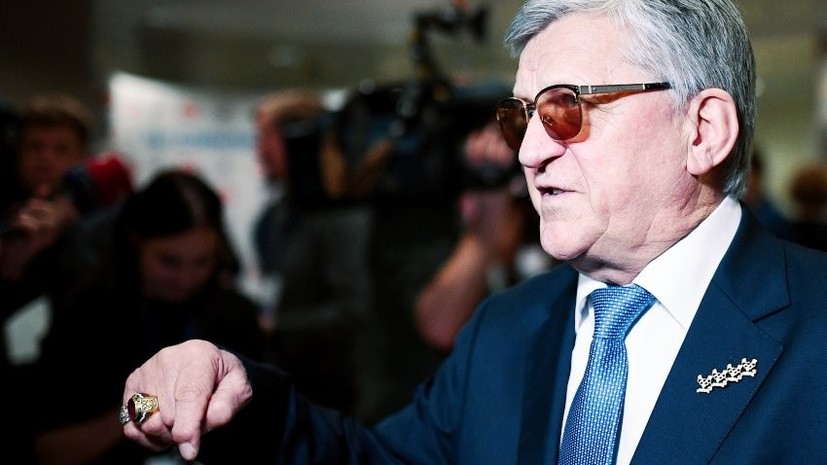 Тихонов назвал безобразием присвоение ЗМС футболистам сборной России