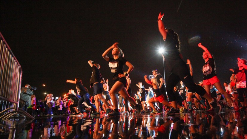В «Ночном забеге» в Москве приняли участие 7,5 тысячи человек