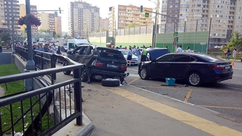 Полиция опрашивает сбившего пешеходов в Новой Москве водителя