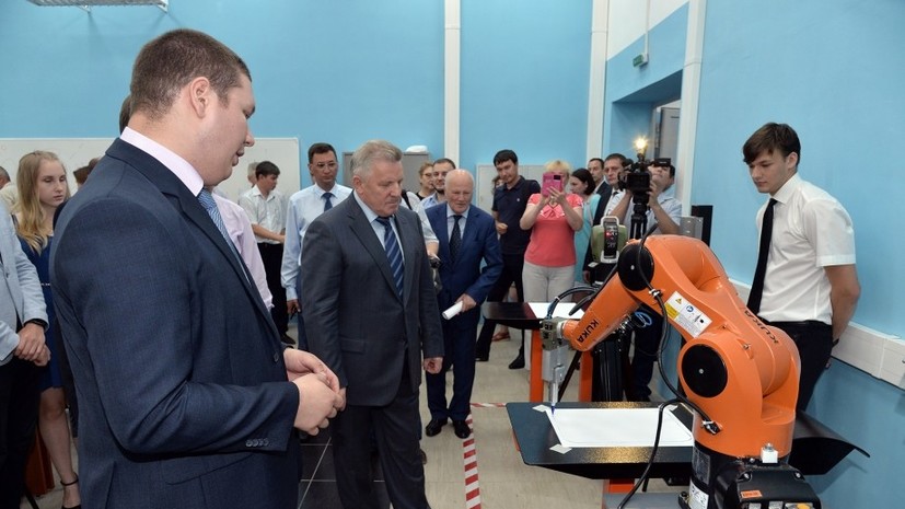 Губернатор Хабаровского края открыл центр робототехники в Комсомольске-на-Амуре