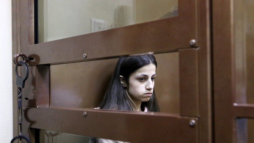 Суд в Москве арестовал вторую из сестёр Хачатурян, обвиняемых в убийстве отца