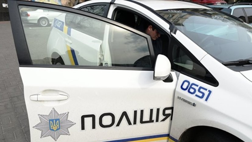 Двое украинских полицейских получили ранения в результате обстрела в Донбассе 