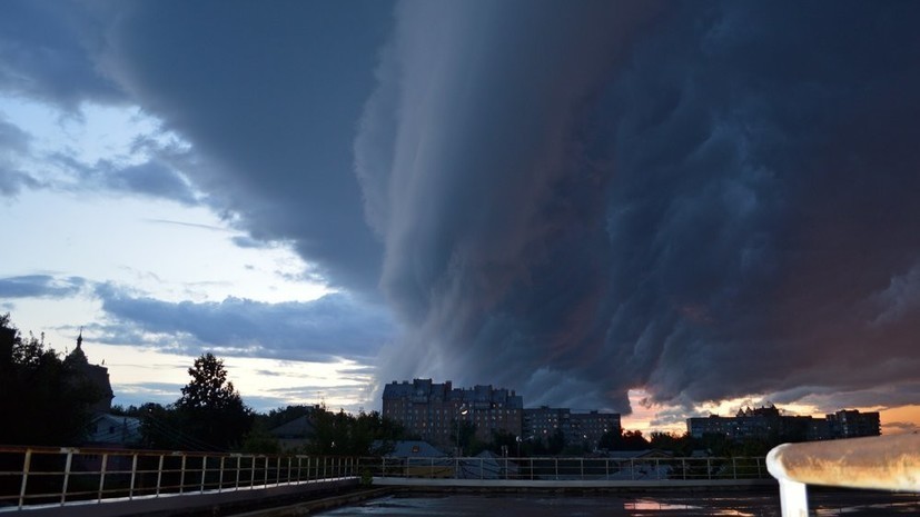 МЧС предупредило о грозе и ветре в Подмосковье в ближайшие часы