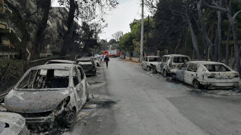 Власти Греции сменили руководителей пожарной службы и полиции