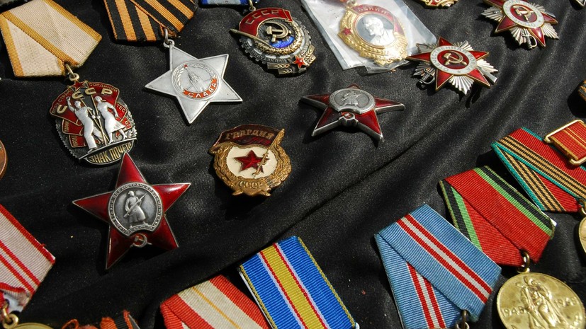 Феодосийский музей древностей получил на постоянное хранение коллекции медалей СССР