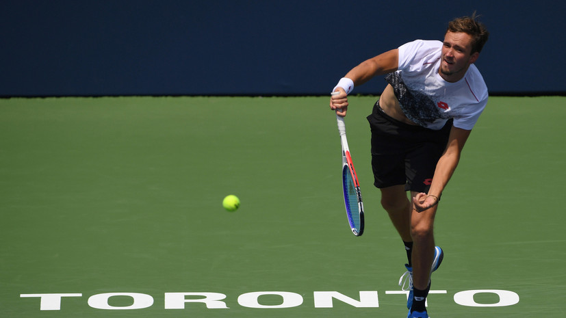 Медведев обыграл Сока в первом круге турнира ATP в Торонто