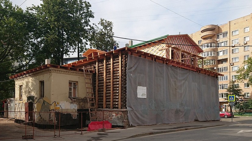Переживший пожар 1812 года деревянный дом отреставрируют в Москве