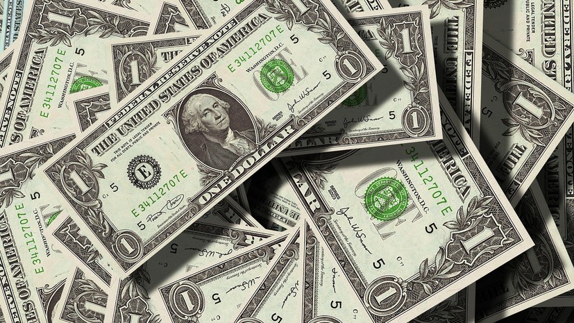 Курс доллара превысил 64 рубля впервые с 19 июня