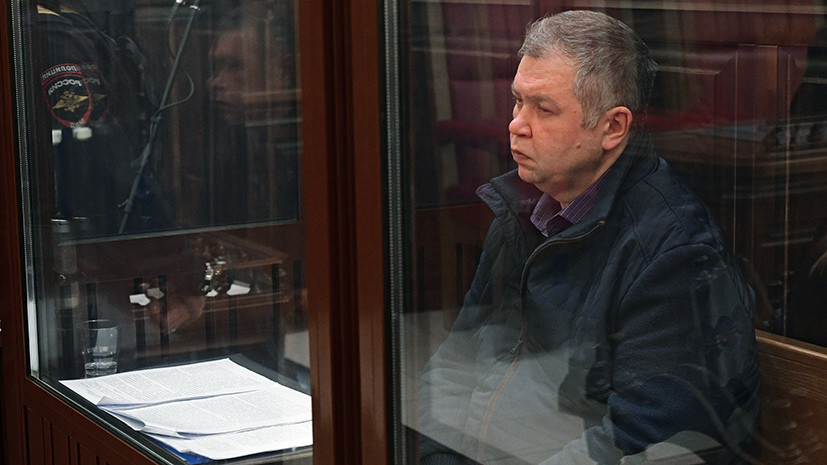 Суд оставил под арестом экс-главу ГУ МЧС Кузбасса по делу о пожаре в «Зимней вишне» 