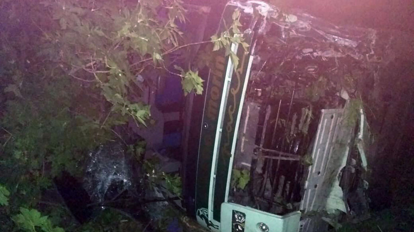 На Украине в ДТП с участием автобуса пострадали 15 человек