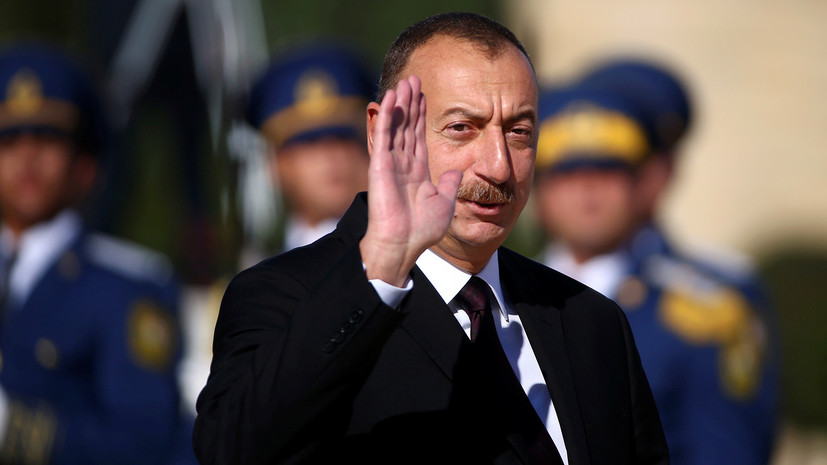 Алиев прибыл в Актау для участия в V Каспийском саммите