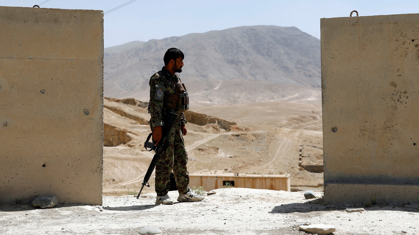 СМИ: В Афганистане при атаке талибов на базу погибли 17 военных