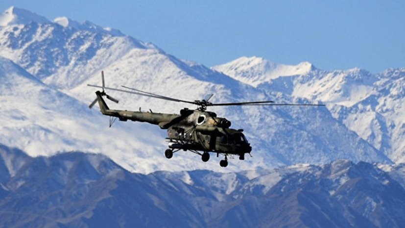 Спасатели эвакуировали 10 человек с места жёсткой посадки Ми-8 в горах Таджикистана