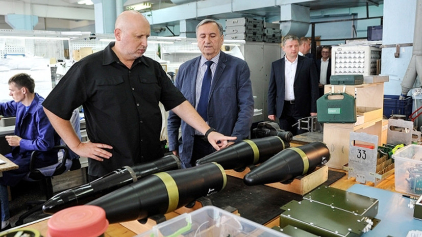 Зачем Турчинов заявил о превосходстве украинского оружия над российским