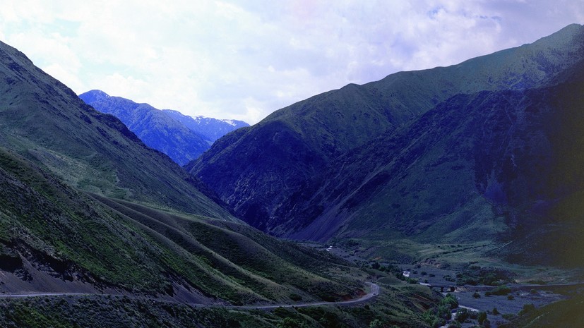 В посольстве сообщили о гибели российского альпиниста в горах Киргизии