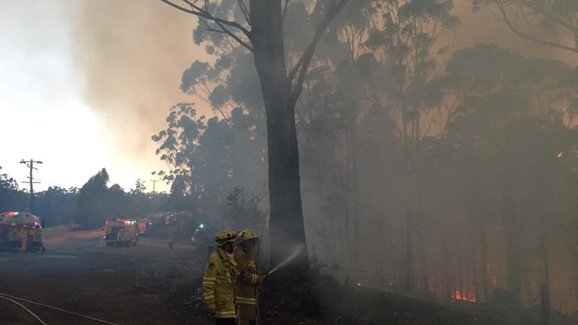 В Австралии разбился тушивший лесные пожары вертолёт