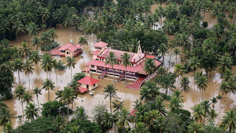 Число погибших в результате наводнения в Индии увеличилось до 324