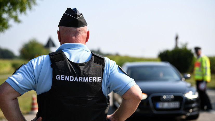 СМИ: Во Франции пьяный водитель совершил наезд на группу людей 