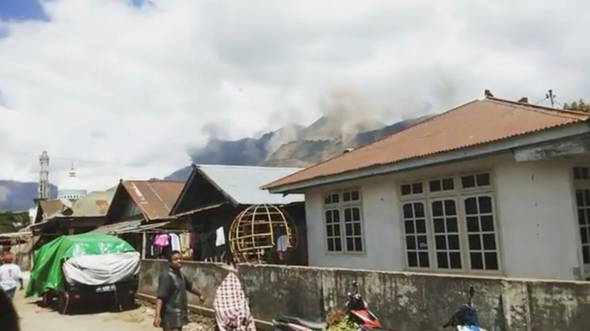 На острове Ломбок в Индонезии произошло землетрясение магнитудой 6,9