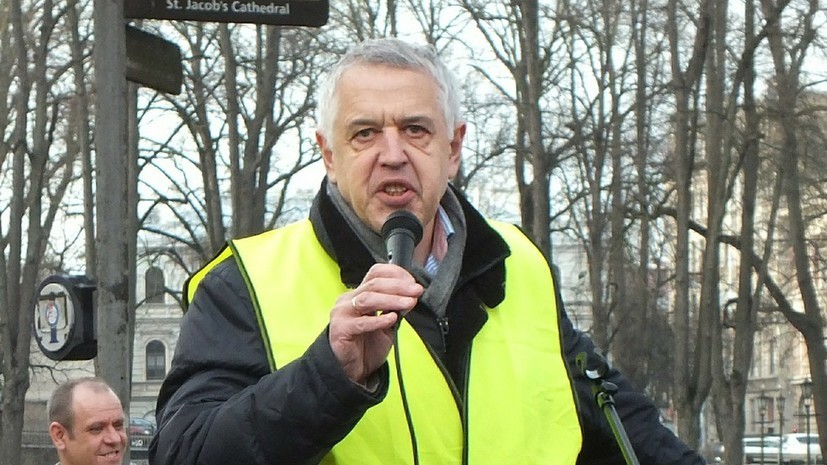 Суд в Латвии освободил из-под ареста защитника русских школ Александра Гапоненко