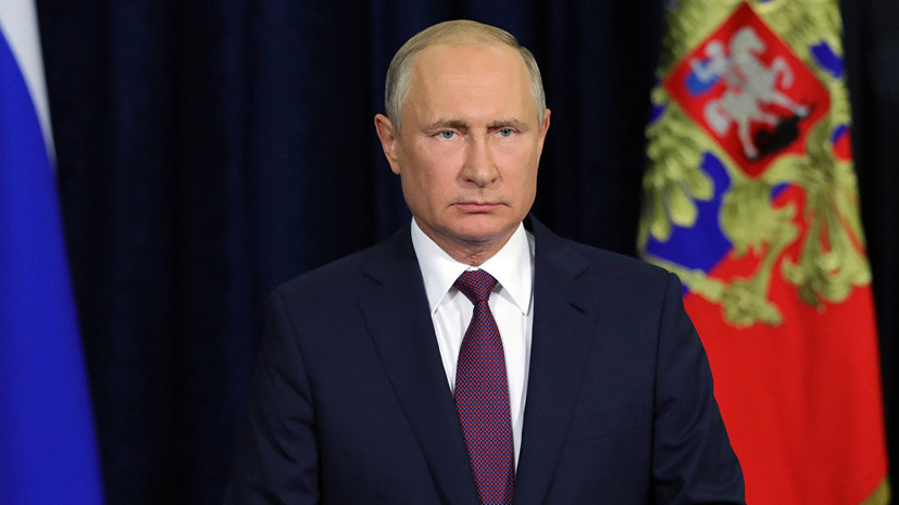 Путин посетил музей «Командный пункт Центрального фронта» в Курской области