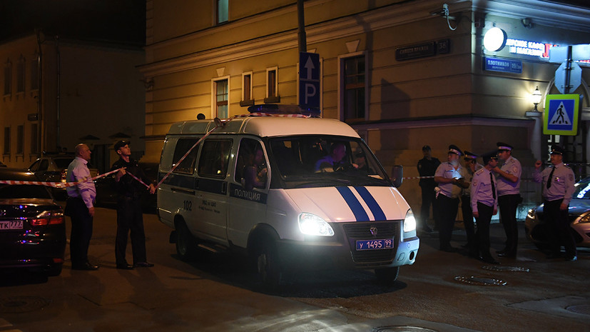 Источник: установлена личность напавшего на полицейских в центре Москвы