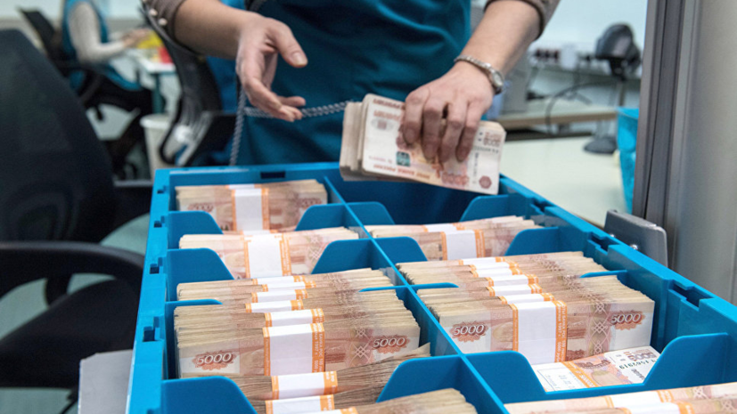 СМИ: Банки в России заработали в первом полугодии рекордные 800 млрд рублей на процентах