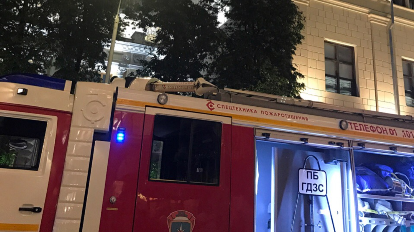 В Москве перекрыли движение на участке Неглинной улицы в связи с ликвидацией пожара