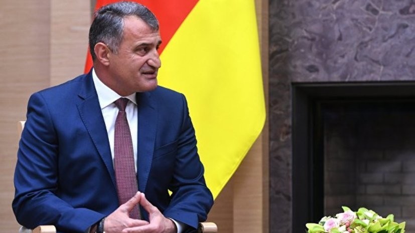 Лидер Южной Осетии пригласил Меркель в республику