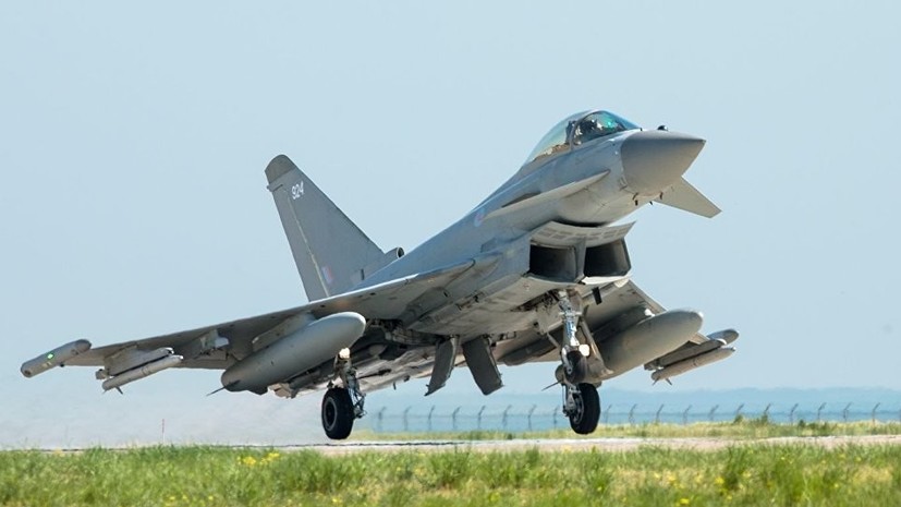 Посольство России назвало «сопровождение» ВВС Британии российских самолётов опасным