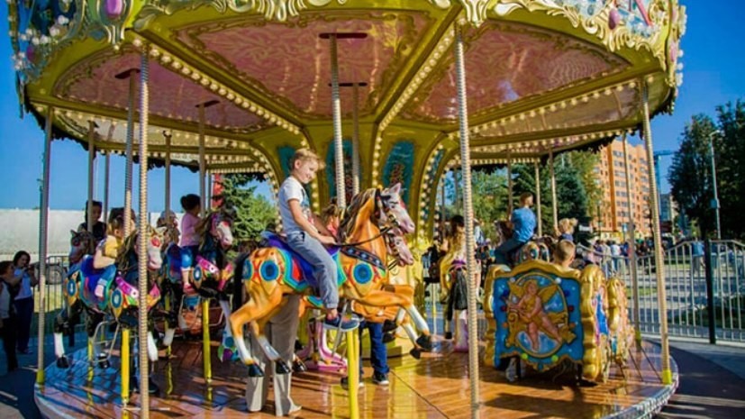 В подмосковном Домодедове открыли муниципальную карусель