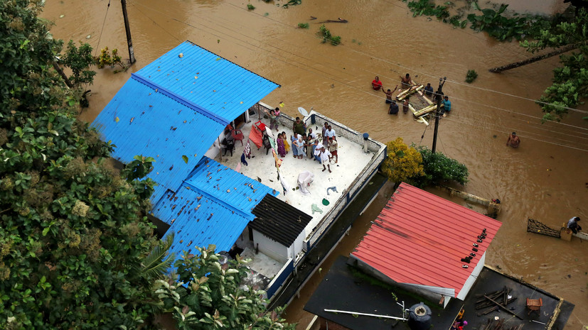 Число погибших в результате наводнений в Индии увеличилось до 445