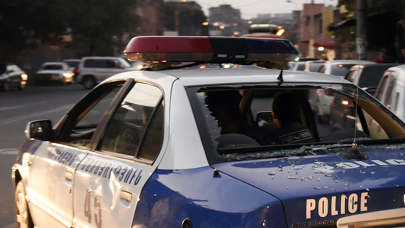 Неизвестные с оружием напали на дом бывшего главы Кассационного суда Армении