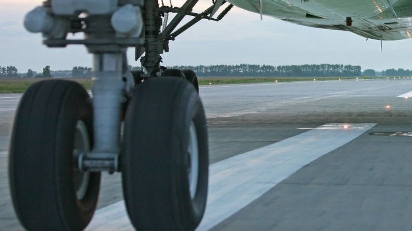 Летевший из Москвы в Душанбе самолёт вернулся в аэропорт из-за драки на борту